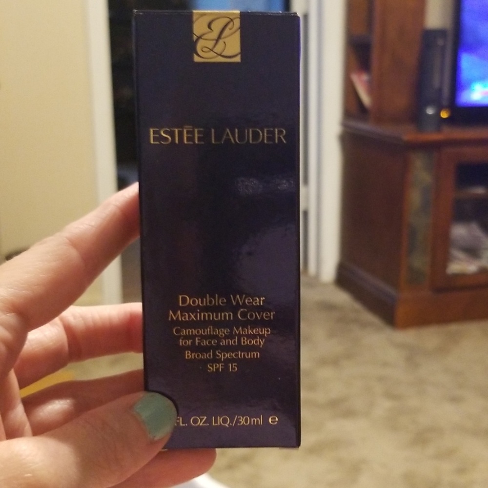 Eeste Lauder double wear max